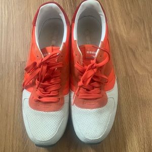 Size 10 mens diadora